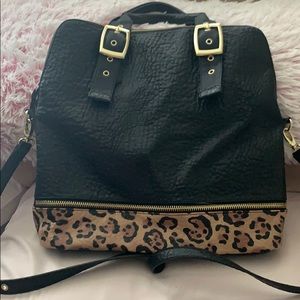 Women’s cross shoulder bag